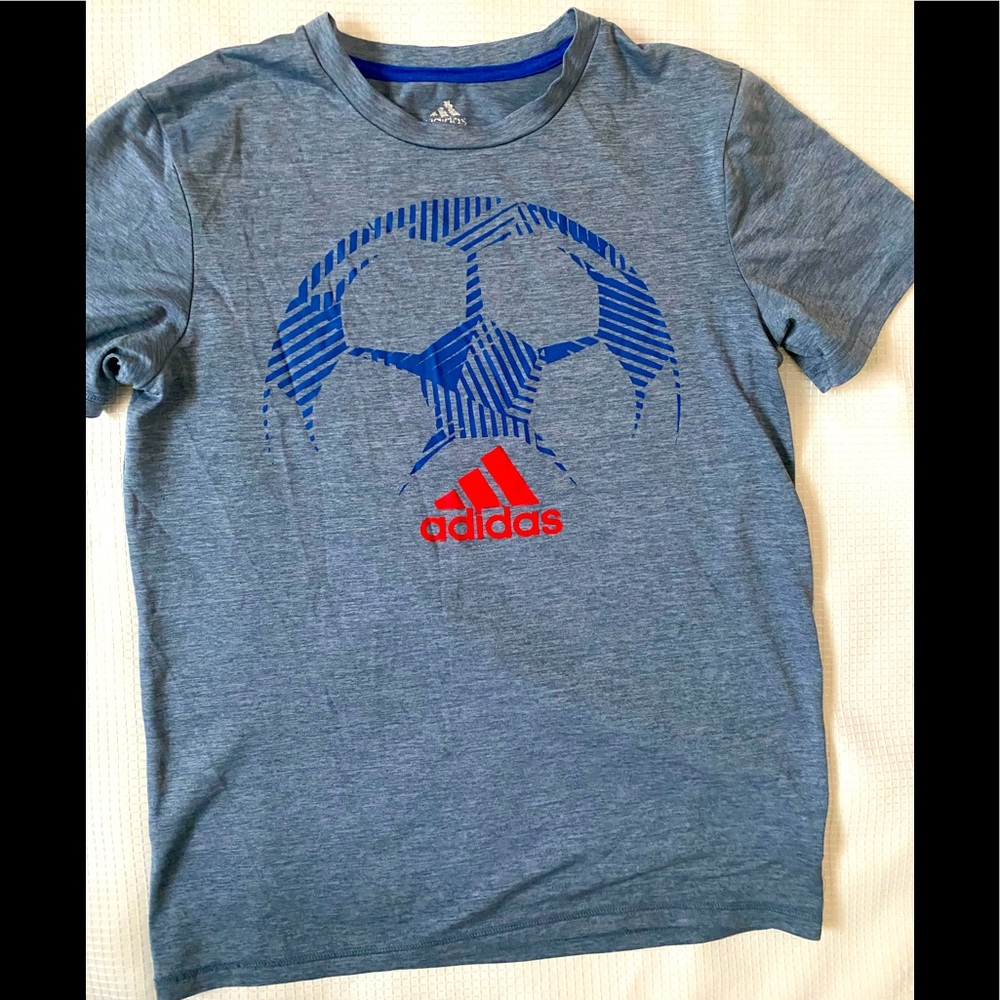 Boys adidas dry fit shirt. Size medium